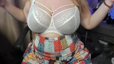 lisa online show from April 2, 7:21 pm