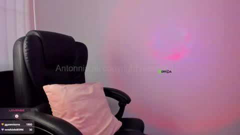 _anttonia_ online show from December 20, 6:26 pm