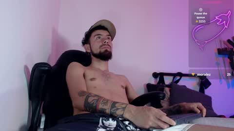 AronM online show from April 7, 9:39 pm