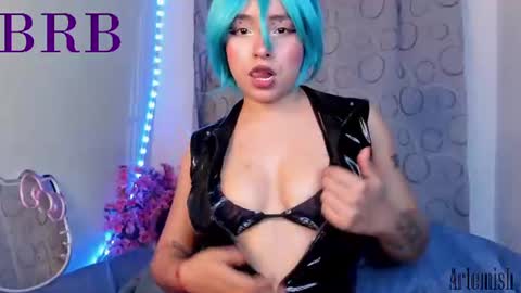   online show from June 18, 10:59 pm