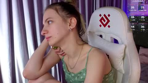 _ash_leyy_ online show from March 8, 1:50 am