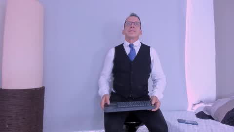 _axelking_ online show from November 13, 11:57 am