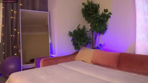 Jess online show from May 9, 4:29 am