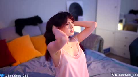 Lili online show from December 21, 5:47 am