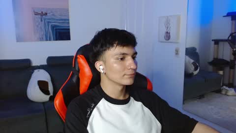 B L A K E online show from February 25, 7:09 am