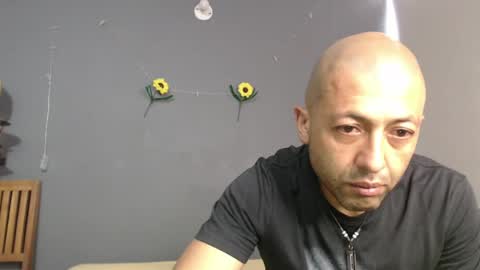 _bonnie__and_clyde online show from May 12, 8:18 pm