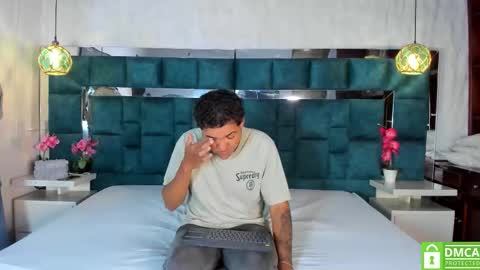 _bonnyandclyde online show from March 7, 12:16 pm