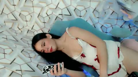 Kate flores online show from May 6, 7:53 pm