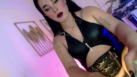 Caroline online show from October 25, 8:02 am