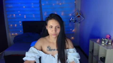 _chloe_harper_ online show from February 28, 4:42 pm