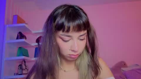 _cute_isabella_ online show from July 5, 4:19 am