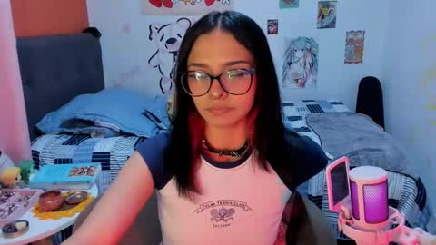 Snapshot of _dayanne_ chatting on February 6, 2:44 am Pao online show from February 6, 2:44 am