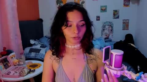 Snapshot of _dayanne_ chatting on December 8, 11:18 pm Pao online show from December 8, 11:18 pm