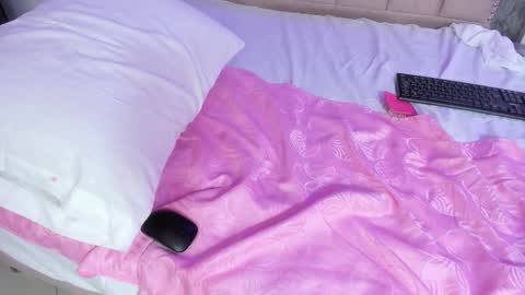 ema  online show from November 25, 6:28 pm