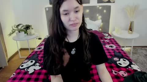 _emily__strike_ online show from May 25, 1:44 am