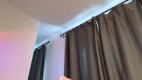 Eva online show from May 9, 1:39 pm