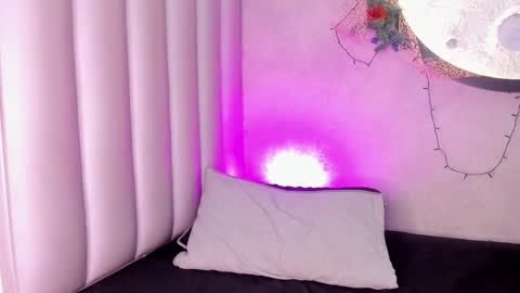 Felicity online show from December 18, 2:34 pm