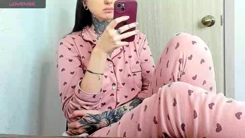 Alis online show from March 6, 2:51 pm