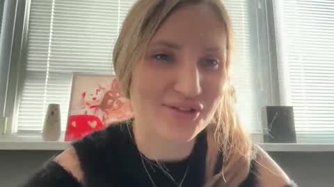  Flora  online show from November 1, 1:32 pm