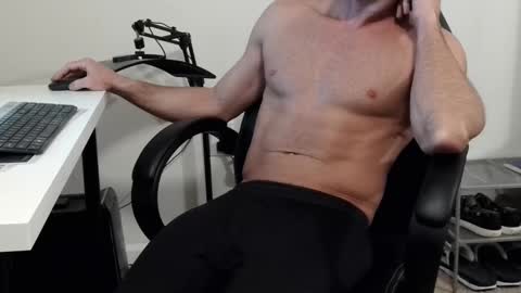 Full Sender online show from March 4, 12:29 am