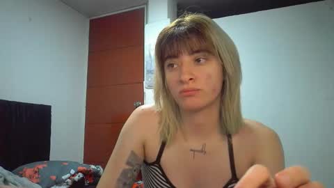 Mia-foster online show from April 4, 2:40 am