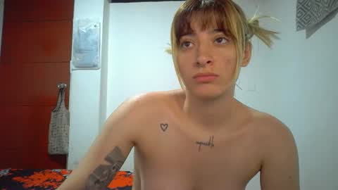 Mia-foster online show from April 16, 2:33 am