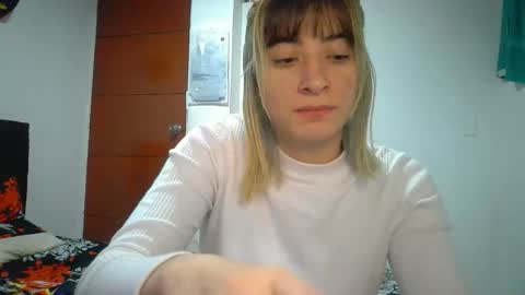 Mia-foster online show from April 5, 2:52 am