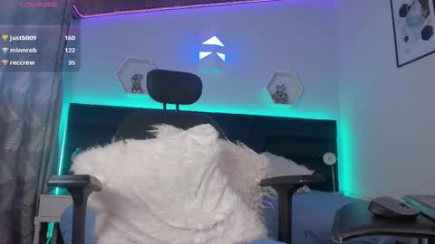 Gia Rose online show from February 17, 9:43 pm