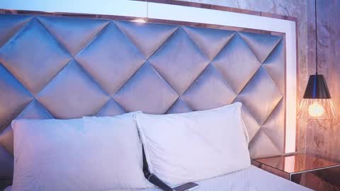 _giggy online show from March 31, 12:05 pm