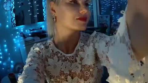 _glamorous_ online show from September 12, 6:32 pm