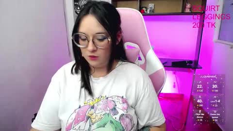 Snapshot of _jadee_p_ chatting on October 26, 2:01 am _jadee_p_ online show from October 26, 2:01 am