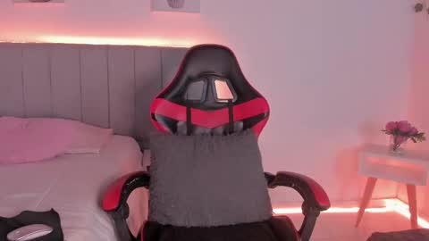 jannis  online show from November 10, 11:51 pm