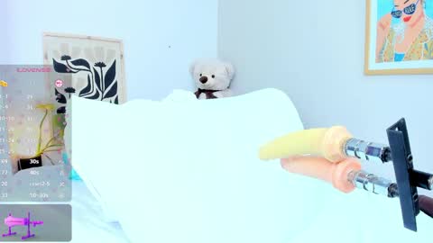 _jasminnee_ online show from May 25, 6:03 pm