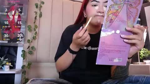 Mia online show from February 24, 1:21 pm