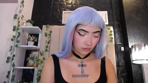 Mia online show from March 7, 4:55 pm