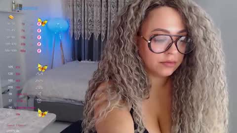 _just_a_queen_3 online show from November 2, 11:32 am