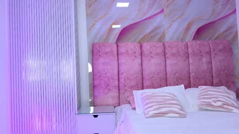 Kendall online show from February 14, 12:30 pm