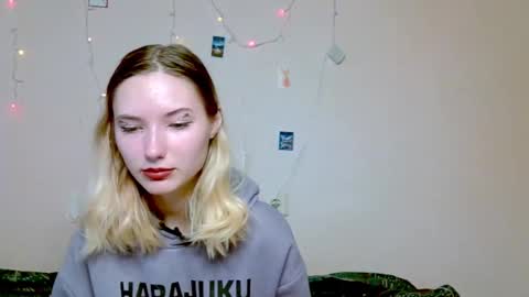 Snapshot of _kikiclark_ chatting on September 26, 8:44 am _kikiclark_ online show from September 26, 8:44 am