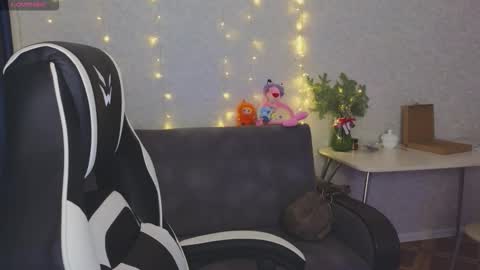 Molly   Emily online show from February 6, 10:45 pm