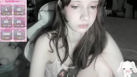  kuro  online show from March 25, 9:05 am