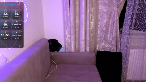 _kylle_ online show from April 8, 6:22 pm