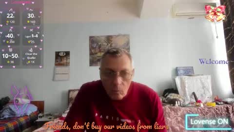 Snapshot of _lady_red_ chatting on October 21, 9:58 am Lory online show from October 21, 9:58 am