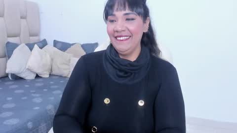 NAILHA SAJANI  online show from October 3, 8:17 pm