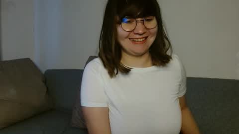 Snapshot of _lalilu_ chatting on December 12, 10:24 am _lalilu_ online show from December 12, 10:24 am