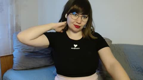 Snapshot of _lalilu_ chatting on December 2, 5:30 am _lalilu_ online show from December 2, 5:30 am