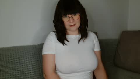 Snapshot of _lalilu_ chatting on February 1, 5:26 pm _lalilu_ online show from February 1, 5:26 pm