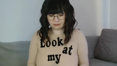 Snapshot of _lalilu_ chatting on March 3, 11:33 am _lalilu_ online show from March 3, 11:33 am