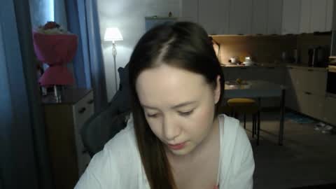 _lalune_ online show from February 20, 9:55 am