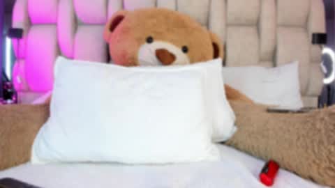 Snapshot of _laurataylor_ chatting on September 25, 7:54 pm online show from September 25, 7:54 pm