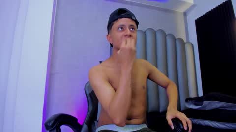 _leohot_ online show from January 14, 3:47 am